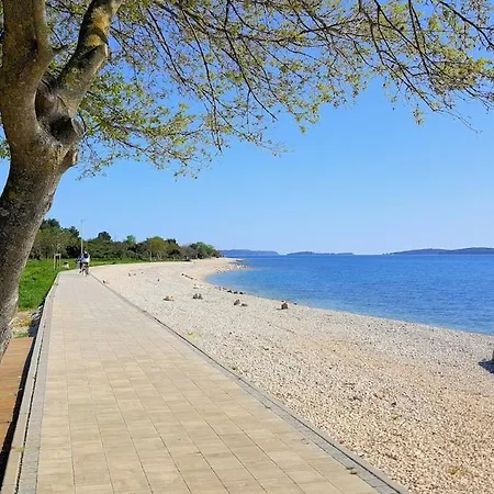 Riva Vacation Home With Private Pool In Istria וילה