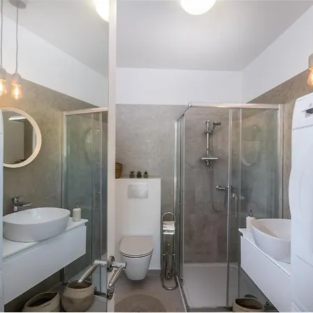 Riva Vacation Home With Private Pool In Istria *